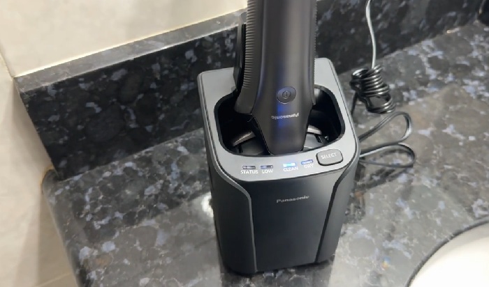 Panasonic ES-LS9A-K charging station